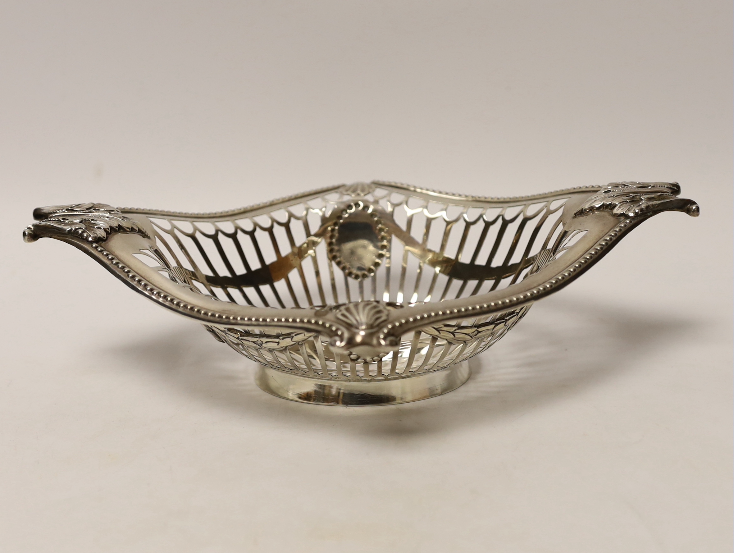 A late Victorian pierced silver boat shaped bon bon dish, by William Hutton & Sons, London, 1896, 24.3cm, 6.6oz.